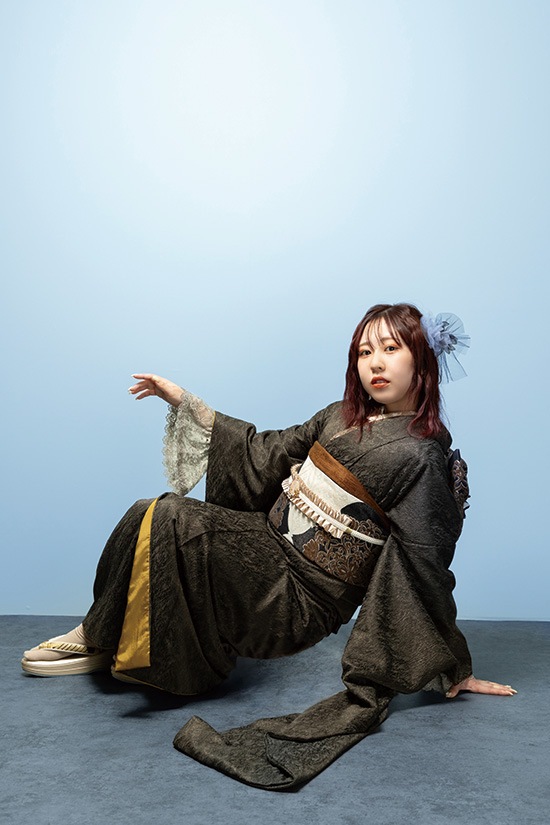 艶やかで上品な黒