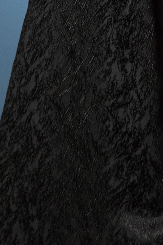 艶やかで上品な黒