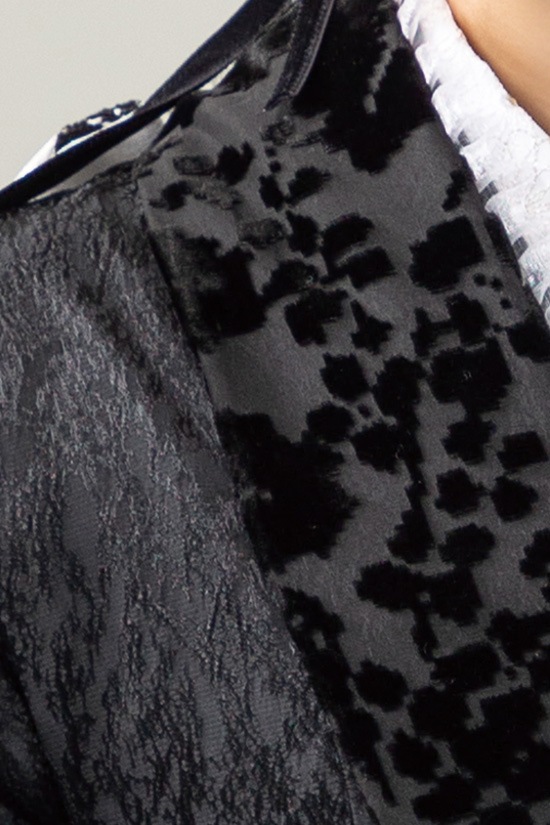 オールブラック×フラワーベロア