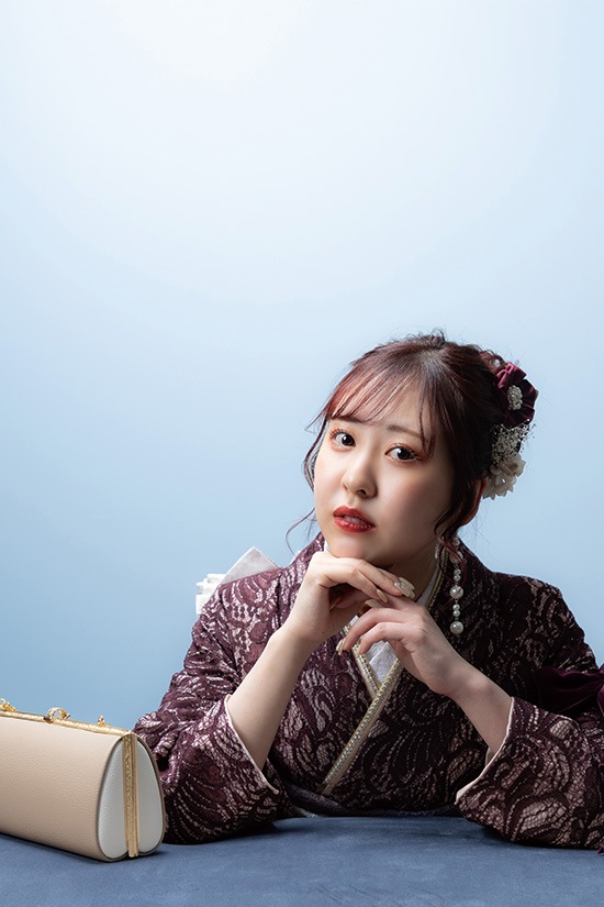 大人可愛いワインレッドの総レースとベロアリボン