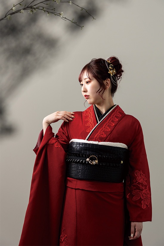 凛とした大人な赤