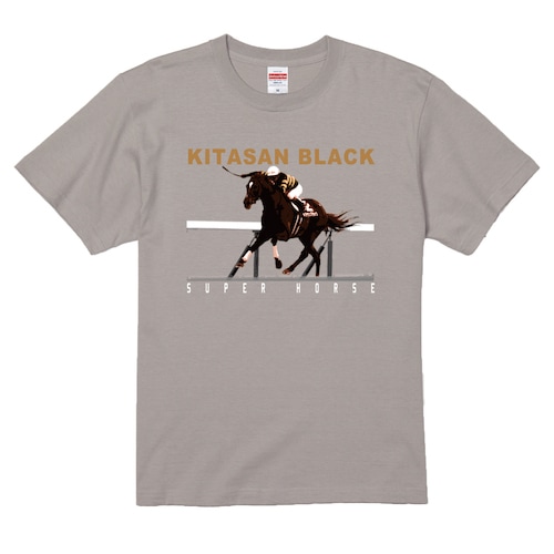 BOSS × ウマ娘　コラボTシャツ【キタサンブラック】 キタサンブラック︎ B O S S シャツ（TVアニメ『ウマ娘