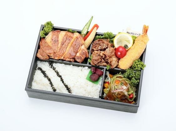 もち豚ステーキ＆特選和牛薄切り焼肉＆天然エビフライ御膳