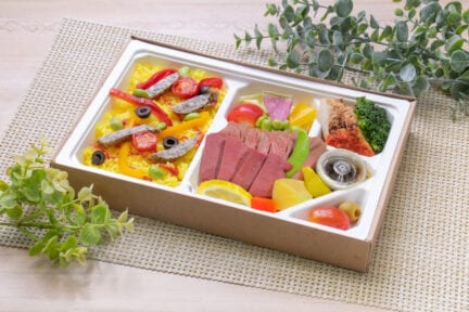 【ECO容器】季節のパエリアとオーガニックステーキ＆厚切り牛タン弁当