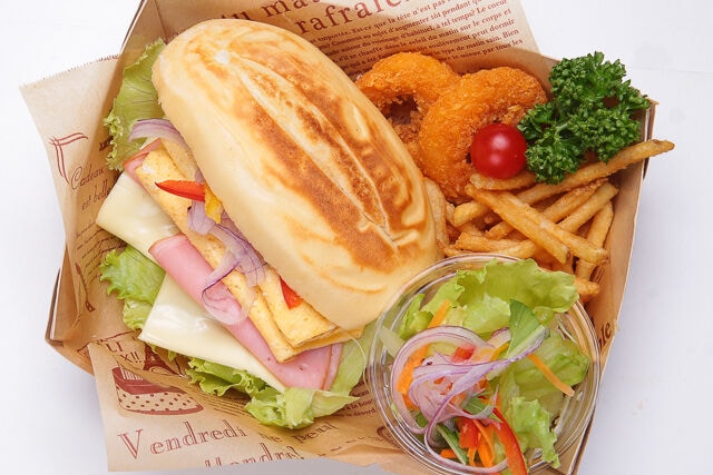 チーズハムタマゴサンド