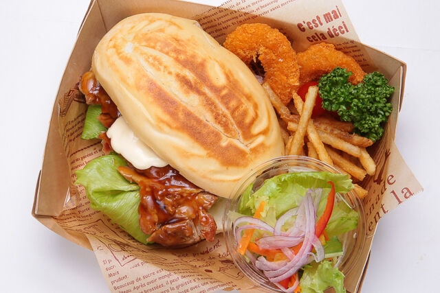 地鶏の照り焼きサンド