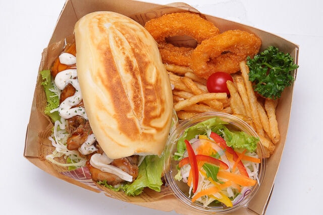 地鶏チキン南蛮サンド