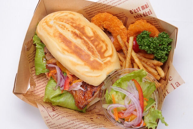 地鶏の塩だれグリルサンド