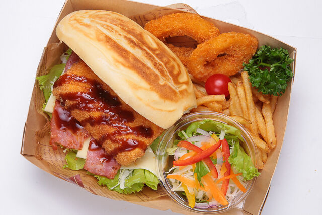 ベーコンチーズタマゴカツサンド