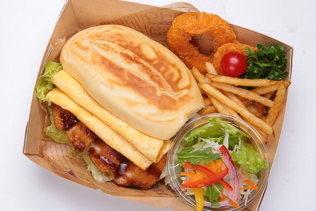 もち豚とんかつタマゴサンド