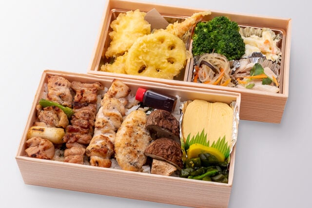 選べる和風おかずと朝引き但馬鶏の焼鳥5種盛弁当