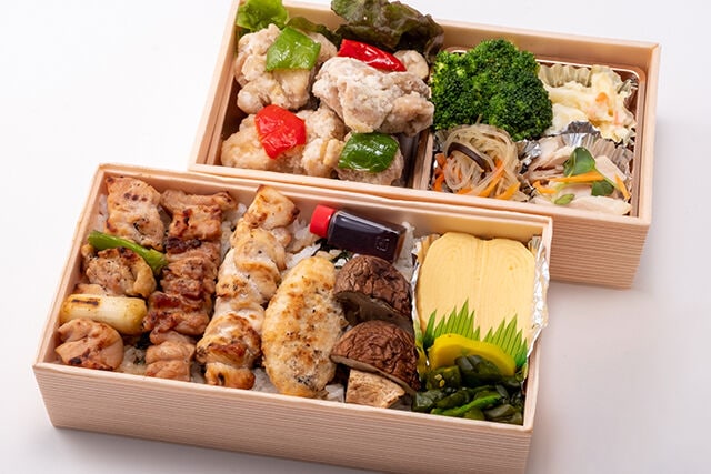 選べる中華おかずと朝引き但馬鶏の焼鳥5種盛弁当