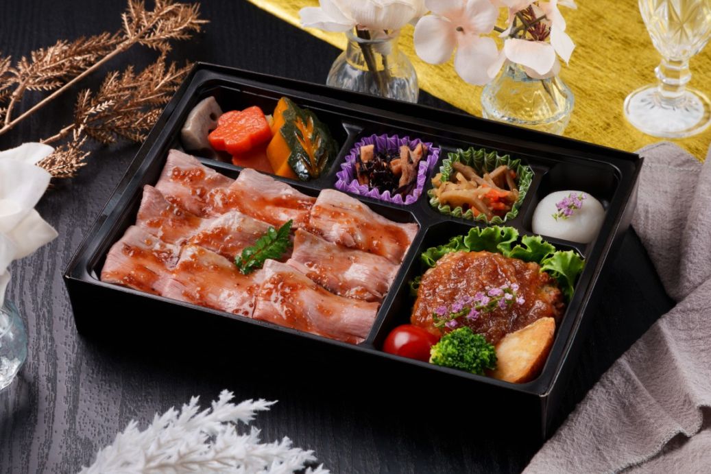 月華  御膳(げっか)～ローストビーフ重と和牛ハンバーグの御弁当～