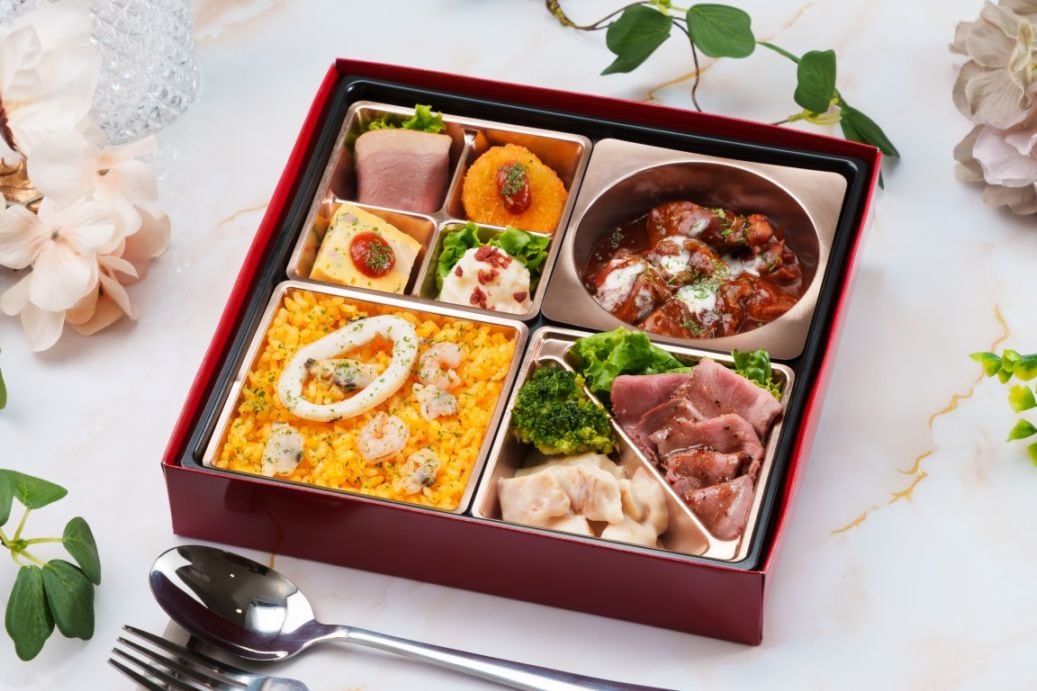 プリムヴェール～パエリアと牛のワイン煮込みと鶏のクリーム煮～