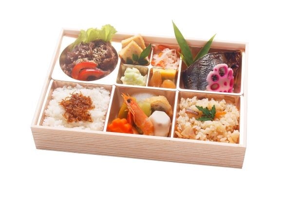 国産牛すき焼きと炊き込み御膳