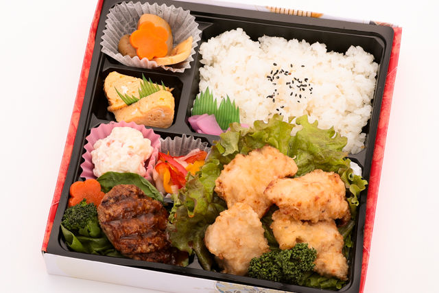 旨塩地鶏唐揚げ＆黒毛和牛手ごねハンバーグステーキ弁当