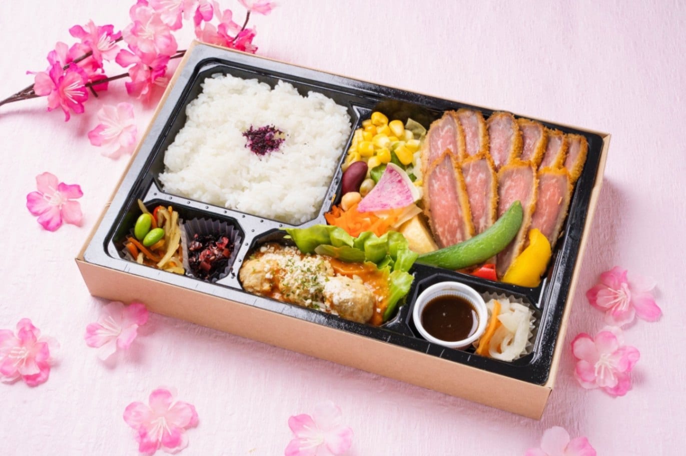 【春限定！】極選ビフカツ＆春キャベツと自家製肉団子のトマトクリーム煮御膳