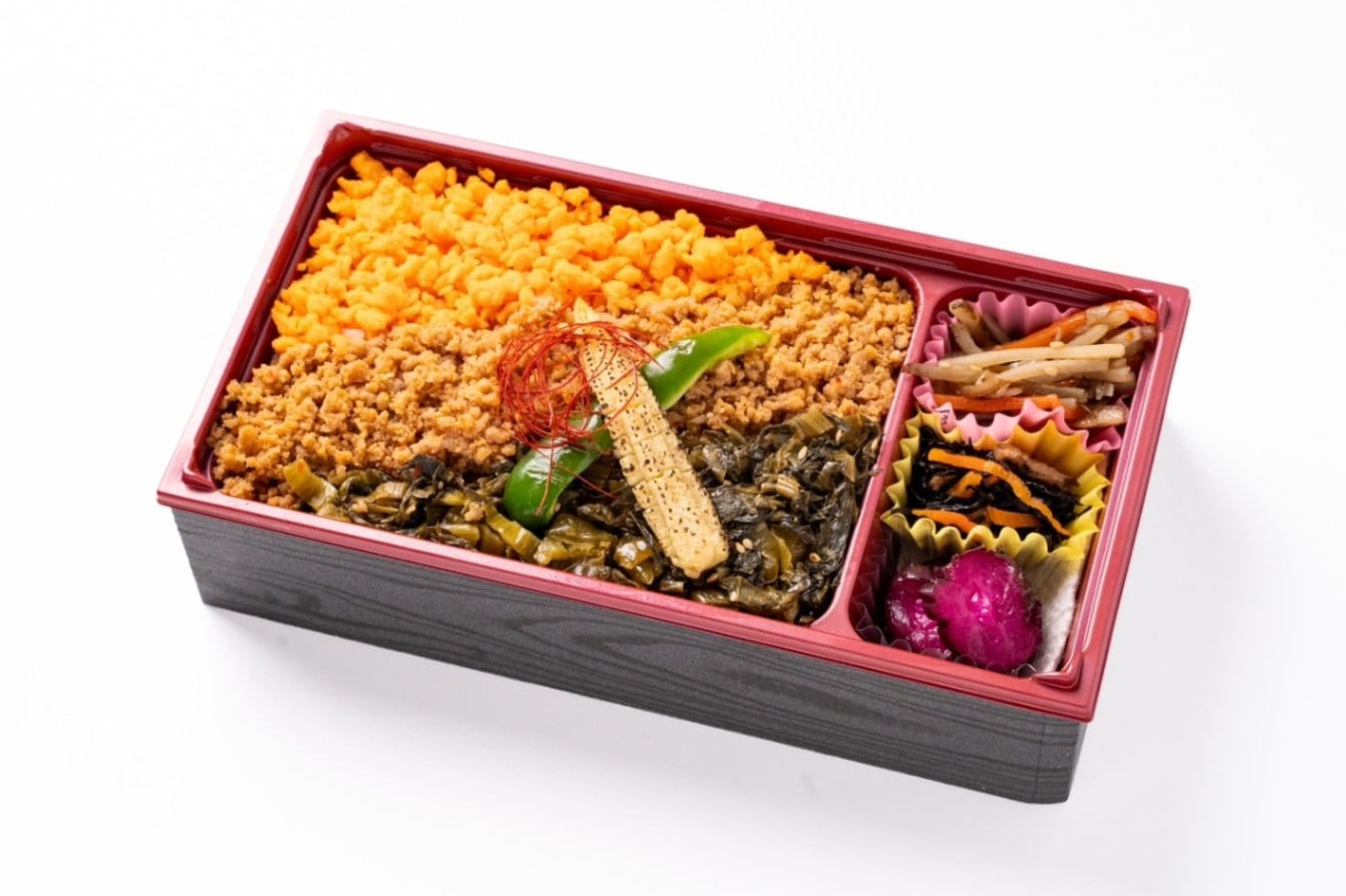 彩り豚そぼろ重 旨辛仕立て