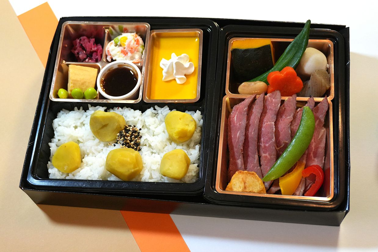 【秋限定】厳選オーガニックビーフステーキと旬の栗ご飯御膳～うれしいデザート入り～　