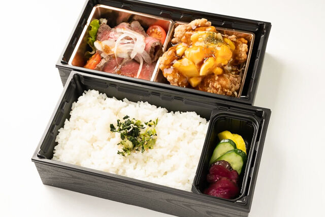 和牛ローストビーフとチキン南蛮弁当