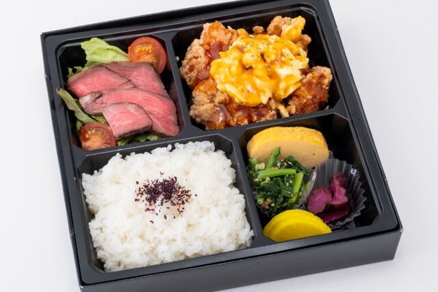 特製チキン南蛮とローストビーフサラダ弁当(お茶なし)