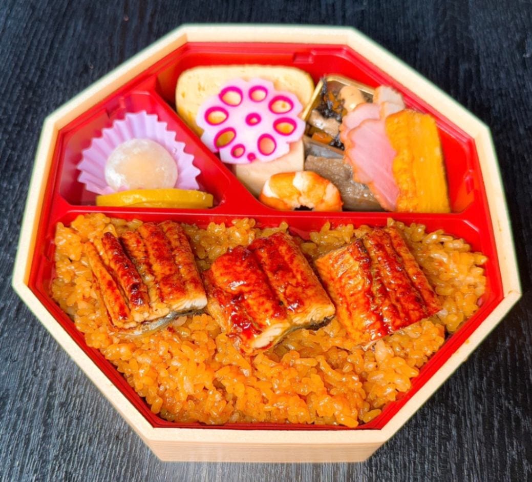 八角うなぎ弁当（上）
