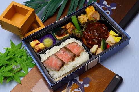 和牛ステーキとハンバーグ弁当