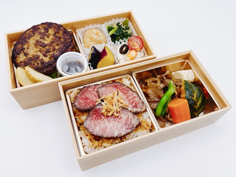 黒毛和牛すき焼きとローストビーフ重にハンバーグでおもてなし