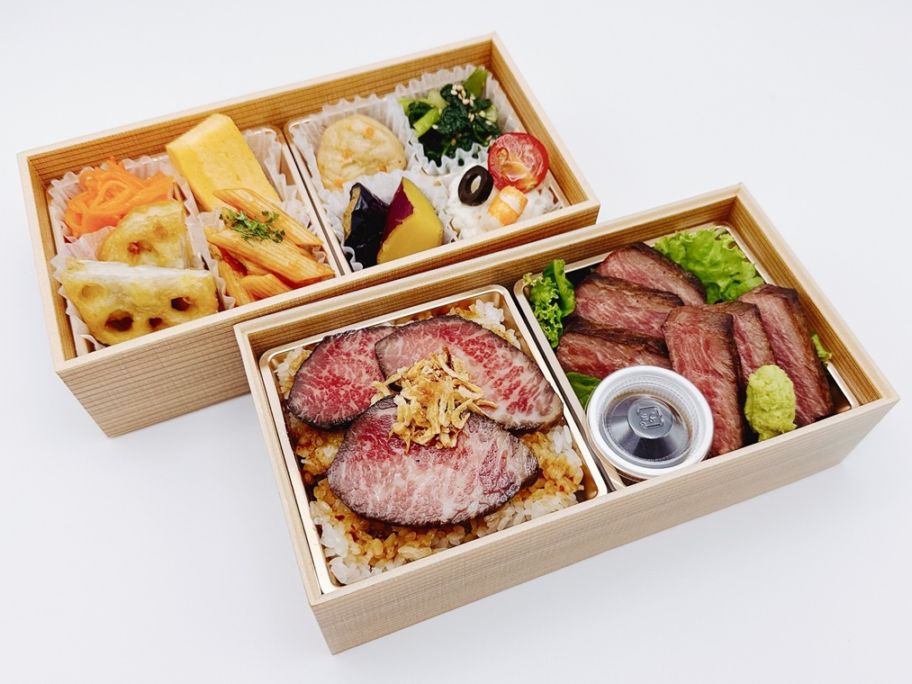 サーロインステーキとローストビーフ重でおもてなし