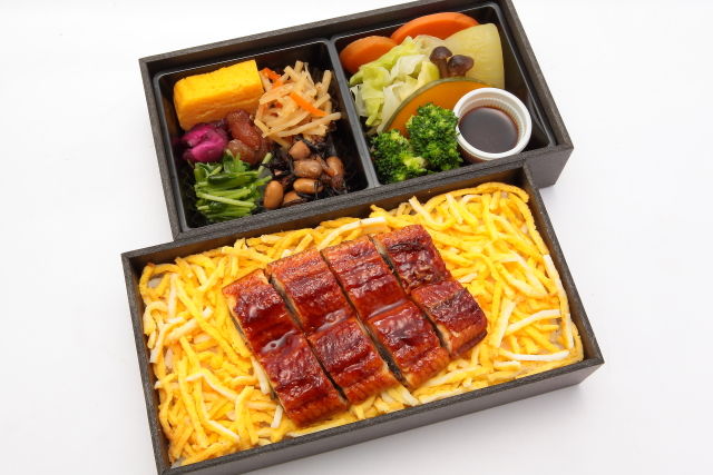 厳選鰻と野菜の二段御膳