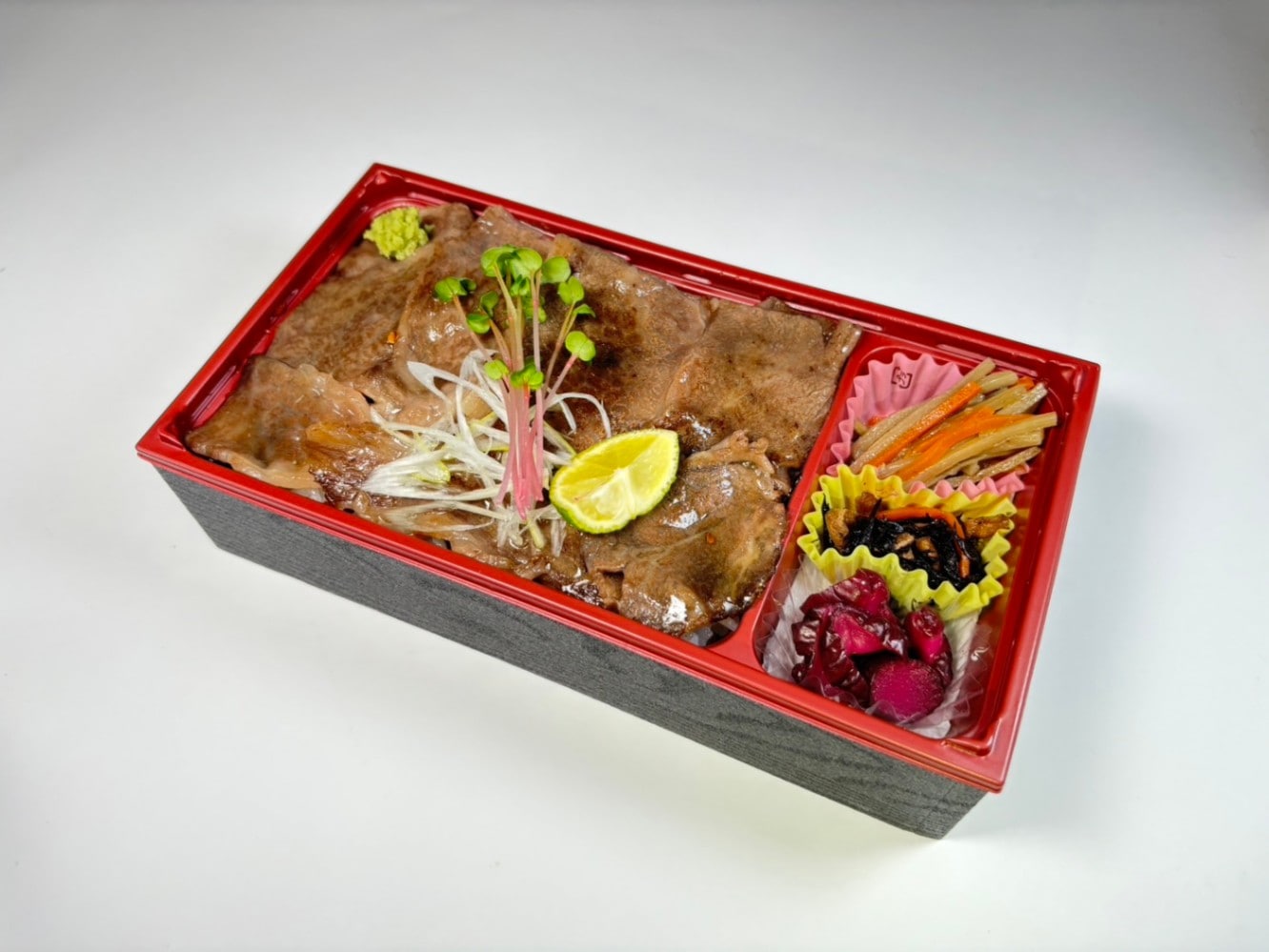 【ご好評につき12月末日受注分迄限定2500円→2160円】 黒毛和牛白焼き重～山葵を添えて～