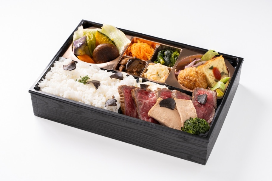 リブロースステーキとフォアグラ、黒トリュフのロッシーニ御膳