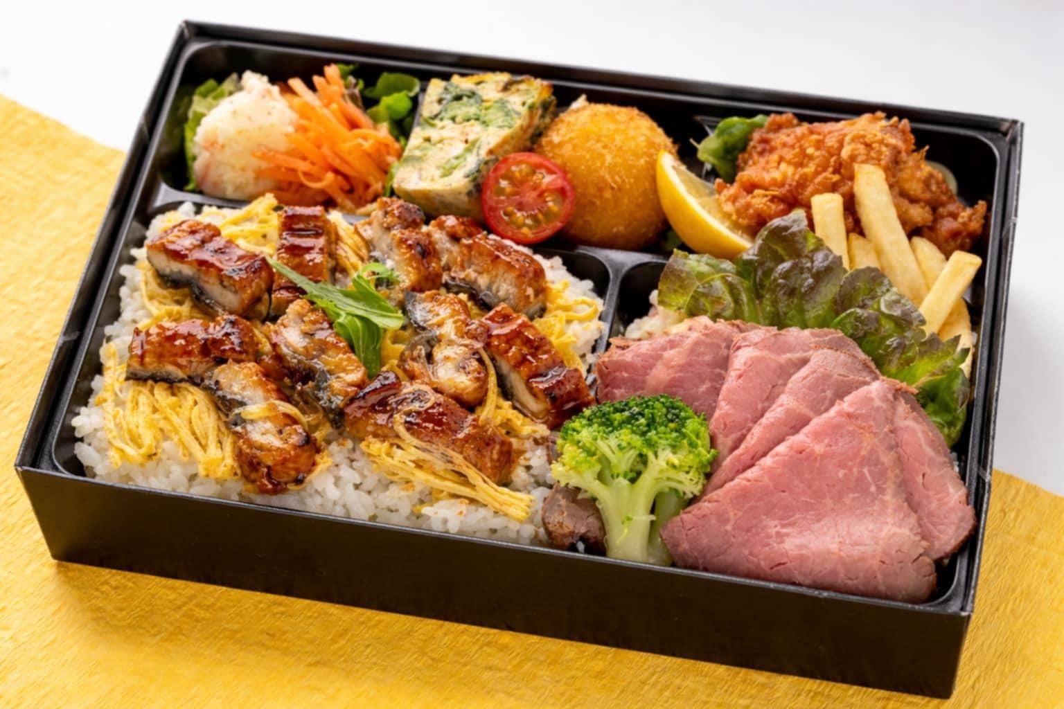 鰻のひつまぶしと熟成ローストビーフ御膳