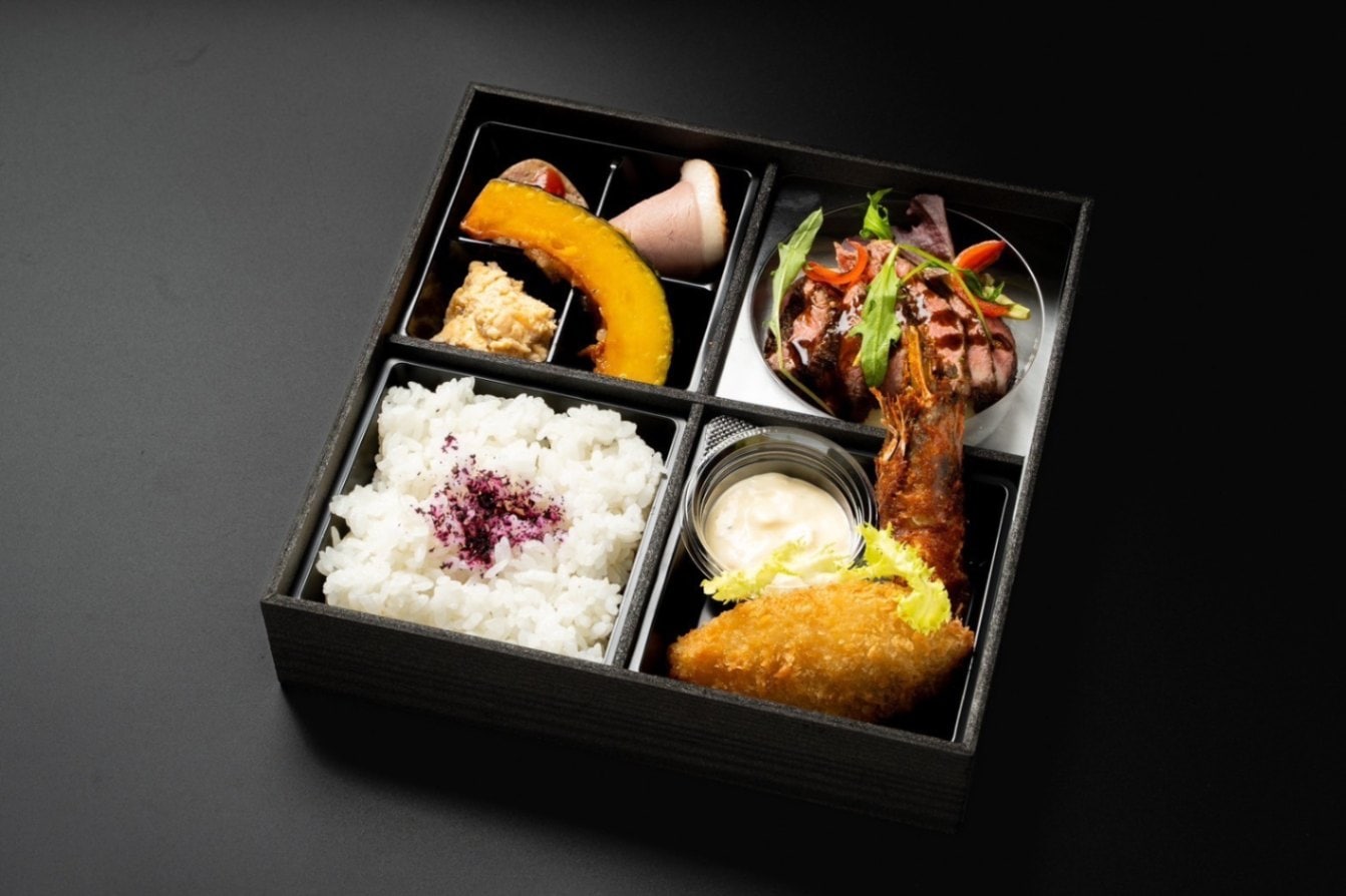 UTSUGI 空木～赤身肉のタリアータとエビフライと白身フライ弁当～