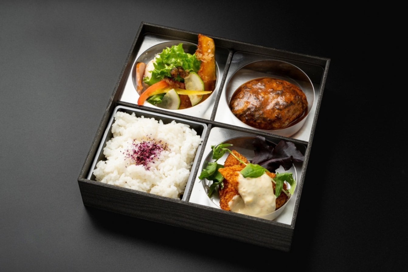 KIRI 桐～自家製ハンバーグとサーモンフライ弁当～