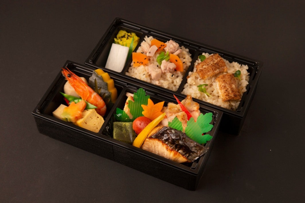 鶏西京焼と鰆幽庵焼と鱧かやくご飯のお弁当