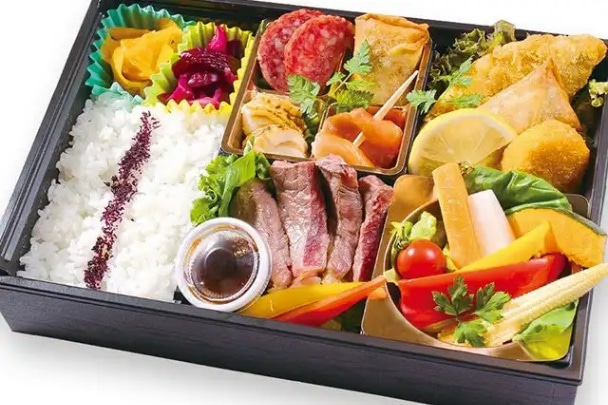 希少部位ザブトンのステーキとバーニャカウダ御膳