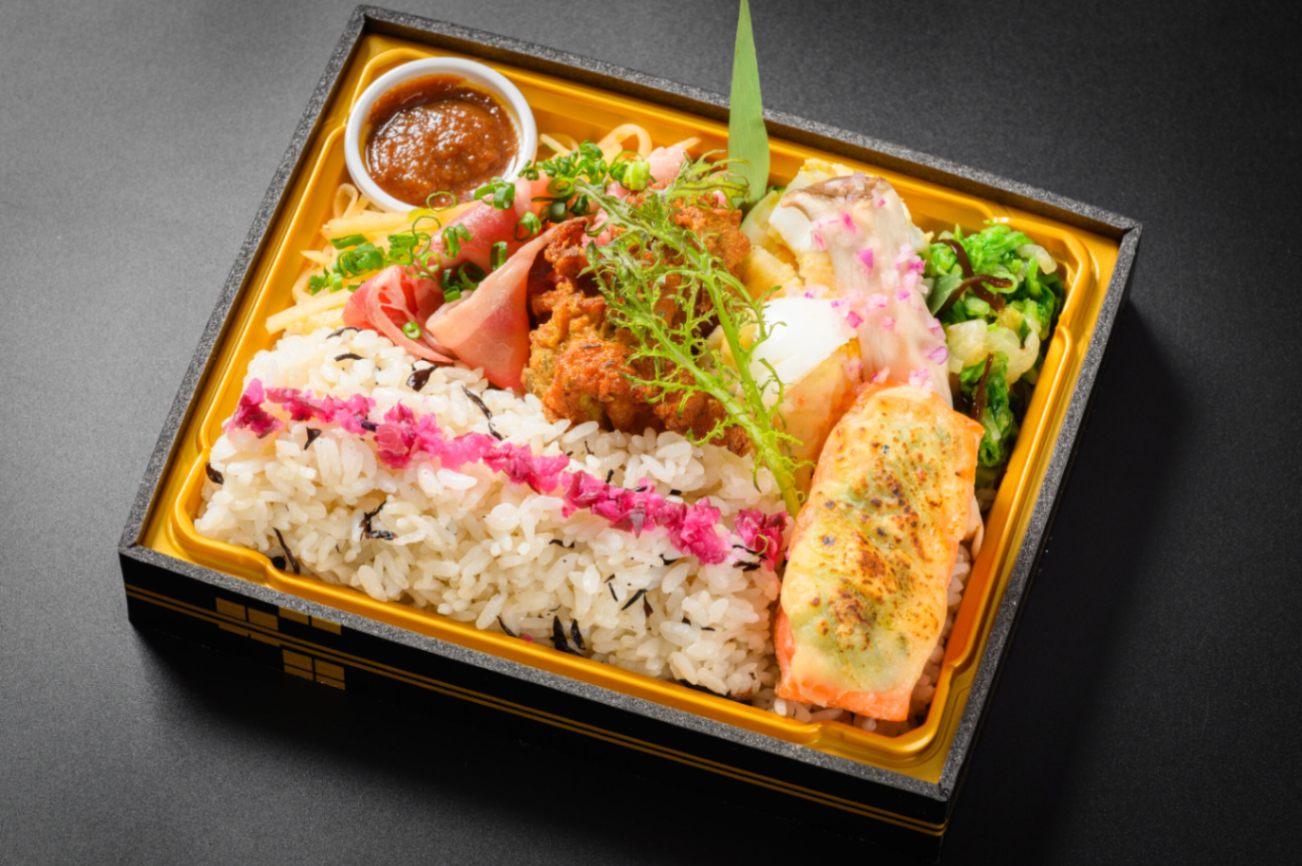 桃始笑 ももはじめてさく