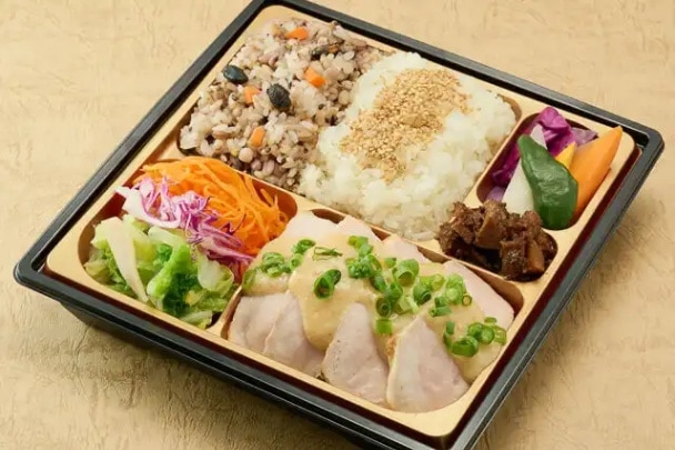 豚肩肉のロースト 醤油マスタードソース 十六穀米と有機野菜のバーニャカウダ