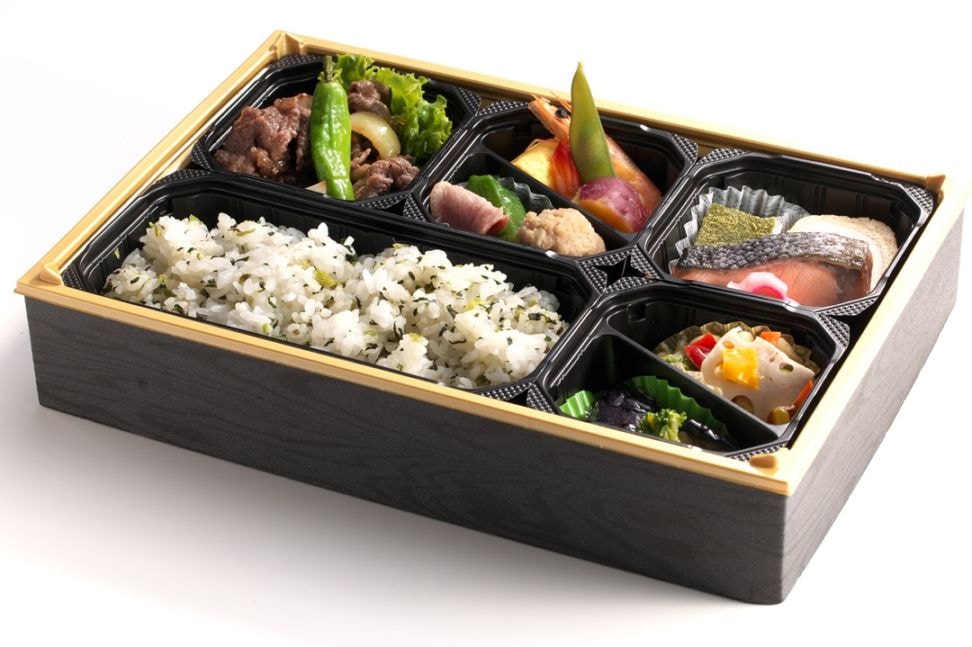 【L-8】和牛焼肉と焼き鮭の彩り膳（選べるご飯）