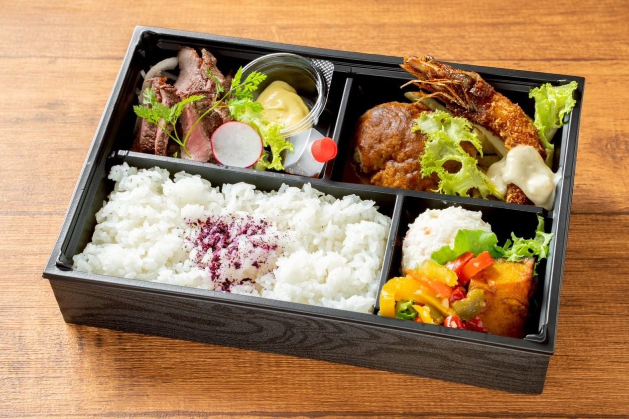 ブルージー～牛ロースステーキ＆自家製ハンバーグ＆エビフライ弁当～