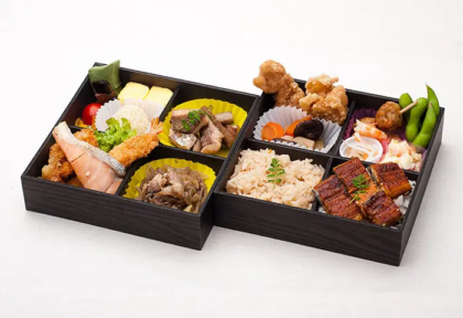 うなぎご飯と牛すきやきの二段重仕出し弁当