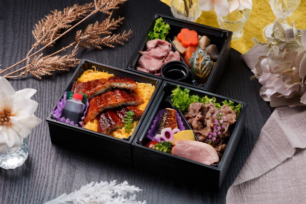 京鰻千歳（きょうまんちとせ）～厳選うな重と和牛すき焼の三段弁当～