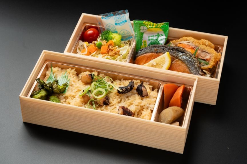 【メイン選べる】たこめしの2段御膳～彩り明太豚巻きカツ1/2～