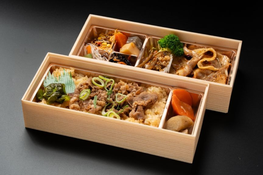 大麦牛重(アンガス)＆三元豚特製タレ贅沢2段御膳