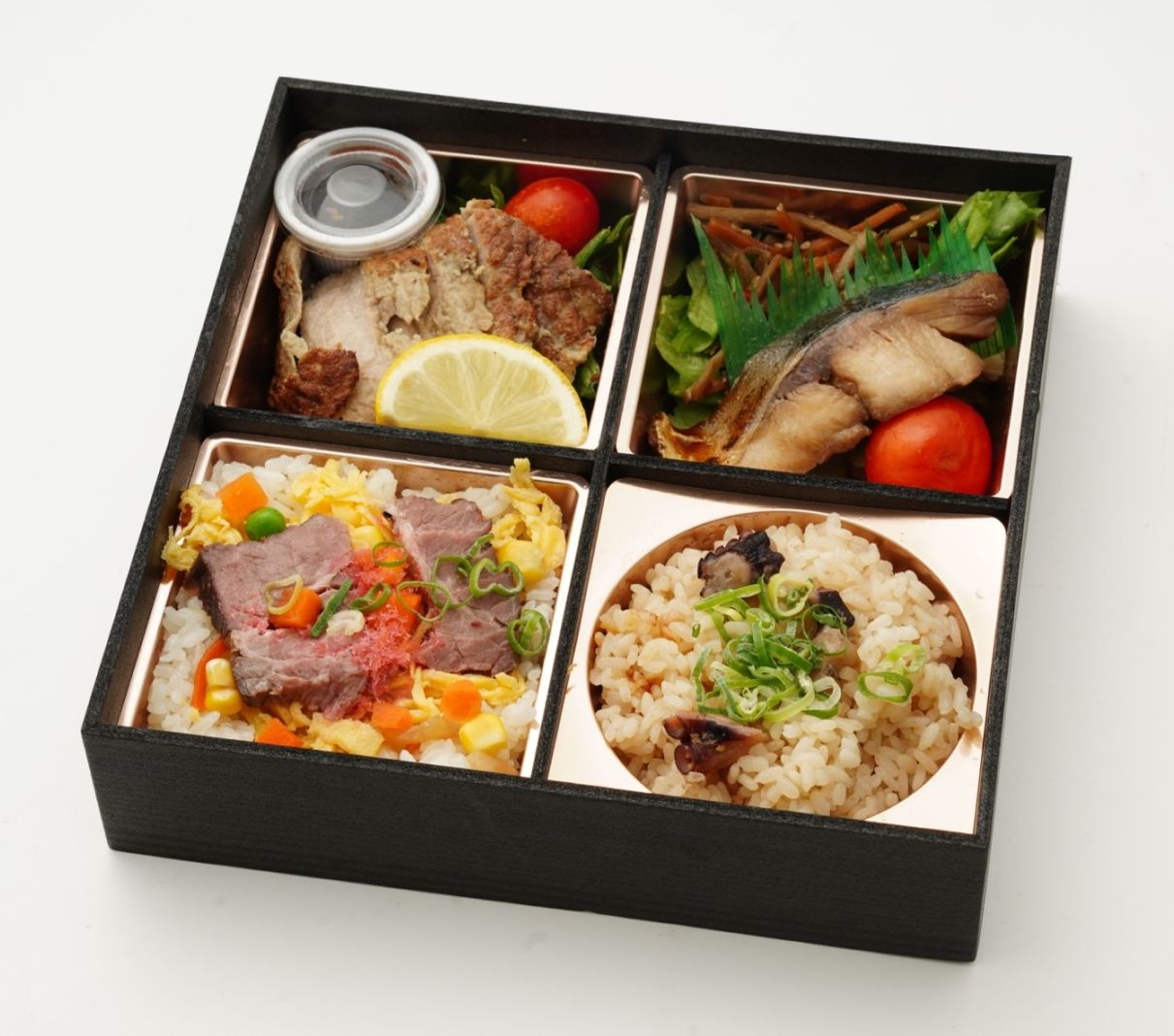 明石風たこ飯＆但馬仕立てのローストビーフちらしと『２種類の選べるメイン』御膳　※写真は大麦牛のステーキと鰤の照焼き