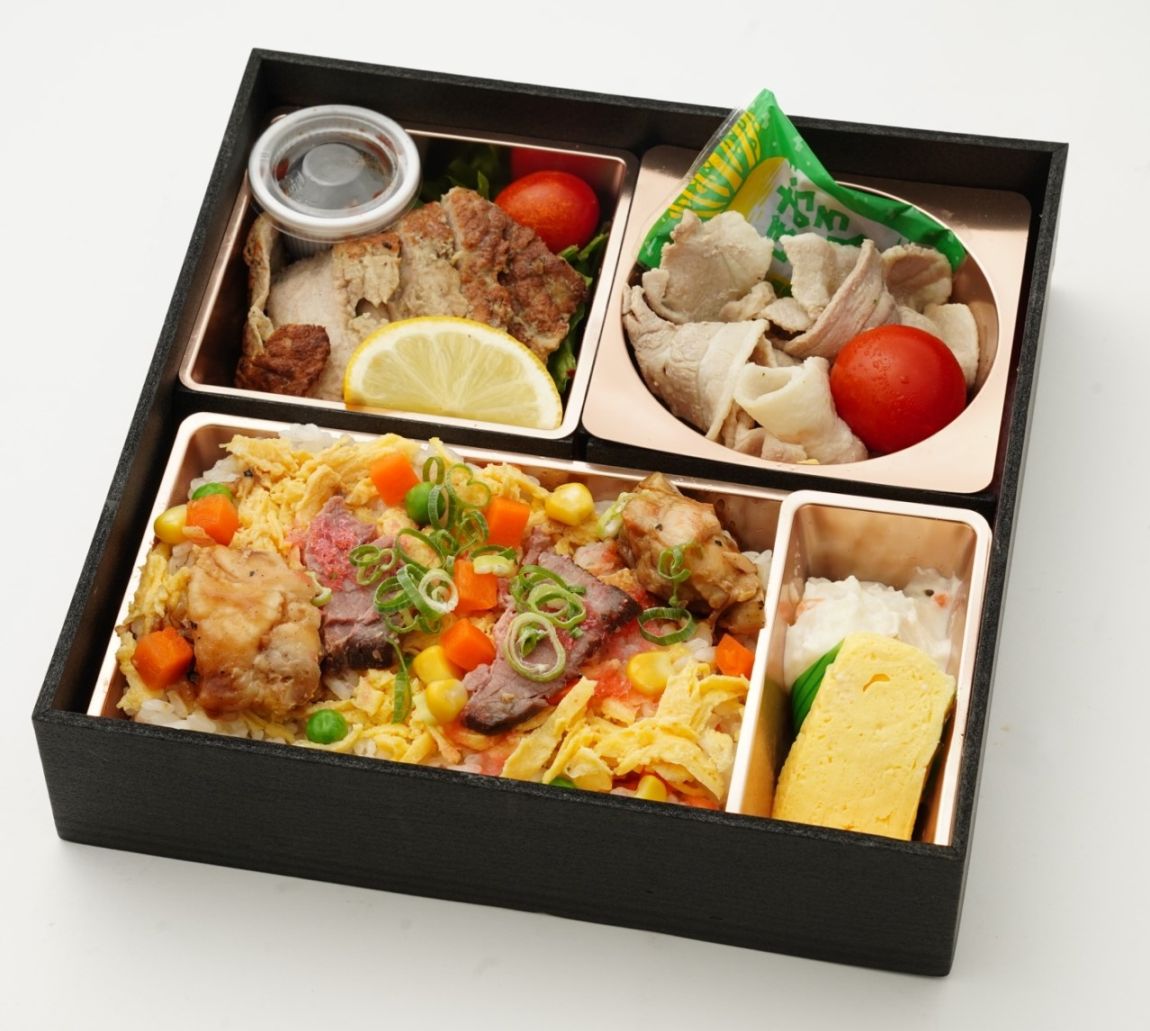 播但仕立ての上肉ちらしと『２種類の選べるメイン』御膳　※写真は大麦牛のステーキと三元豚の冷しゃぶおろしポン酢