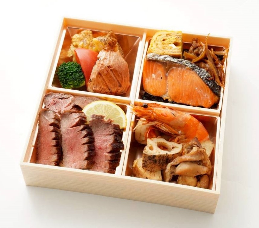 牛タンと鮭の松花堂弁当