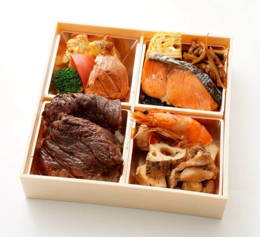 和牛すき焼きと鮭の松花堂弁当