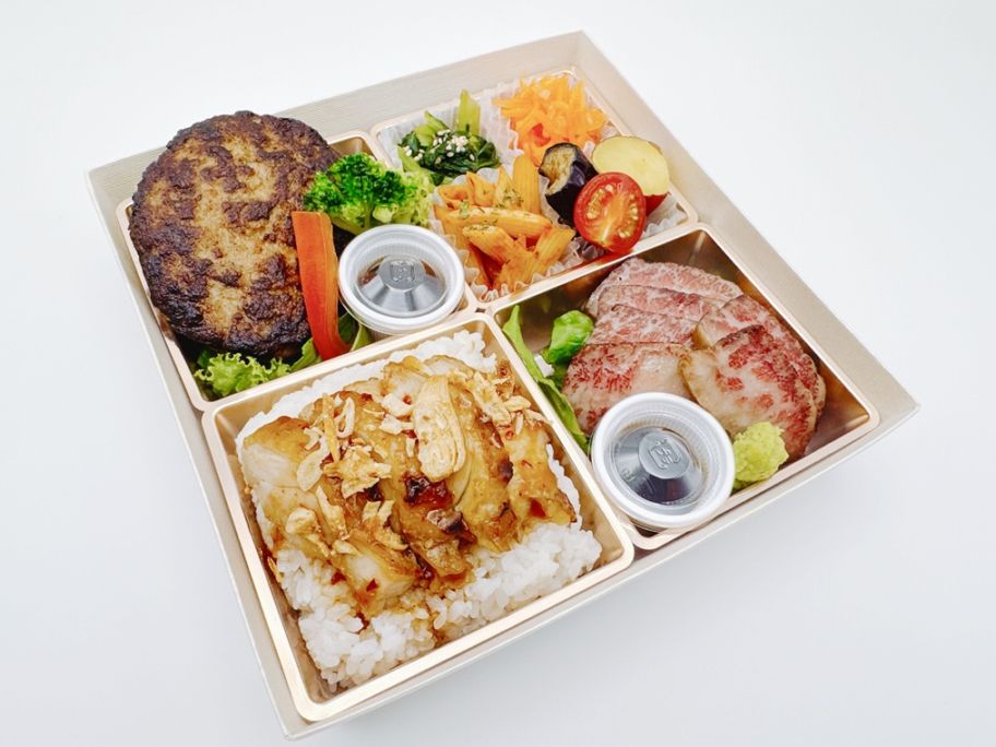 べジラブBOX（黒毛和牛A5カルビステーキ＆グリルチキンごはん）